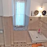 Kristall, Doppelzimmer Im Zentrum, Balkon, Naehe Bahnhof Und Therme Lägenhet