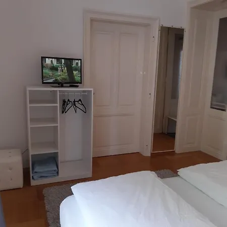 Apartment Kristall Doppelzimmer Direkt Im Zentrum, Balkon *