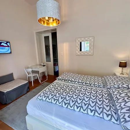 Apartamento Kristall, Doppelzimmer Im Zentrum, Balkon, Naehe Bahnhof Und Therme