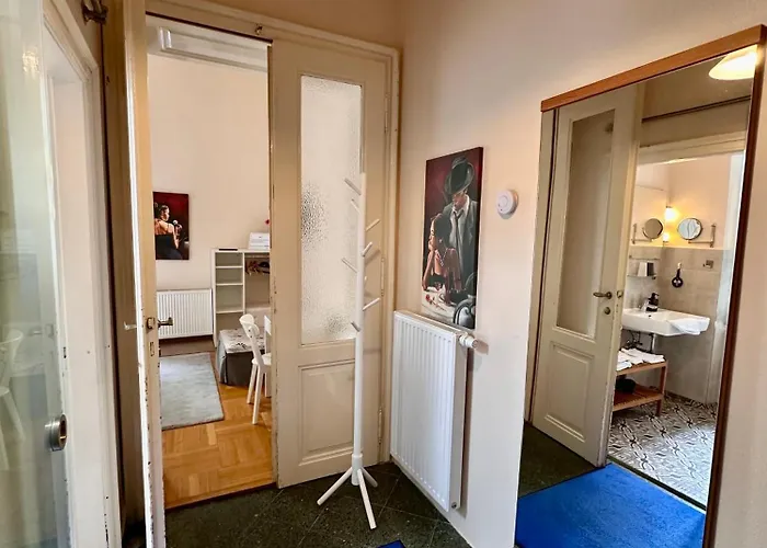 Apartamento Kristall, Doppelzimmer Im Zentrum, Balkon, Naehe Bahnhof Und Therme