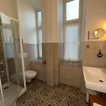 Kristall, Doppelzimmer Im Zentrum, Balkon, Naehe Bahnhof Und Therme شقة *