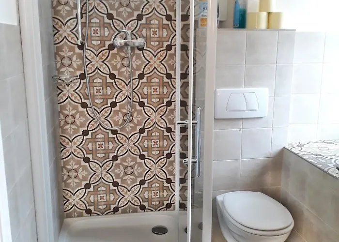 Apartament Kristall, Doppelzimmer Im Zentrum, Balkon, Naehe Bahnhof Und Therme *