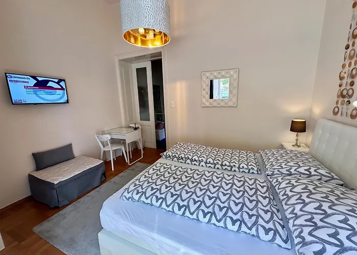 Apartament Kristall, Doppelzimmer Im Zentrum, Balkon, Naehe Bahnhof Und Therme